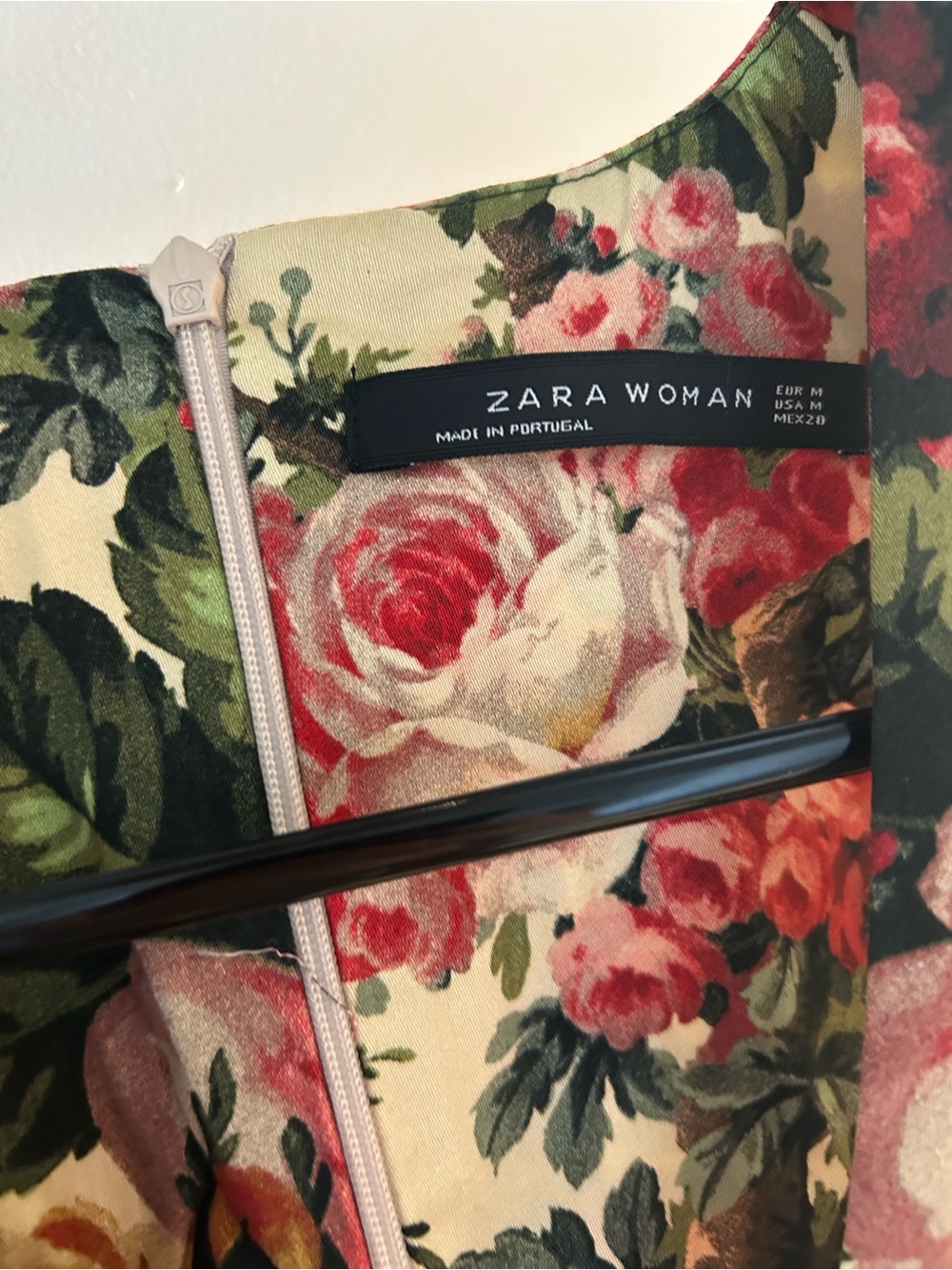 Zara Floral Cropped V-Neck Top in Cream, Pink & Green - Picture 6 of 6